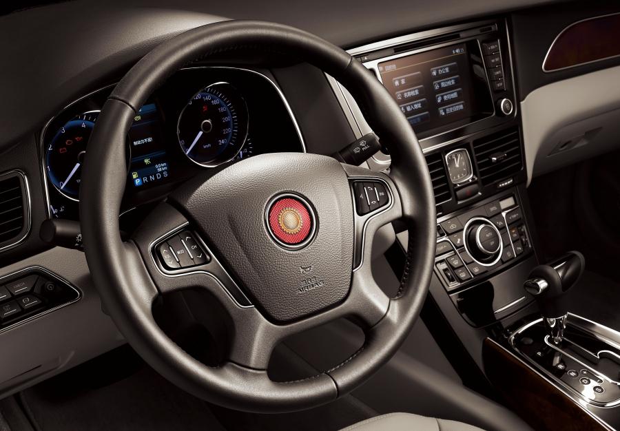 Панель приборов HongQi H7 (C131) 2013 года  (фото 19 из 27)